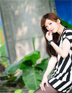 美女18xxxx-男生憋尿被揉裆